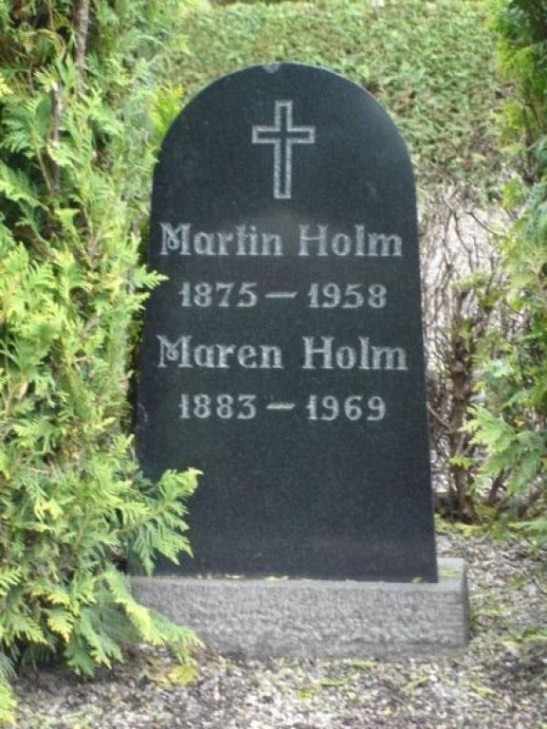 Maren Holm .jpg